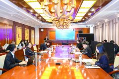 耶鲁大学院蔡中曾中国核心高级研究员陆凯